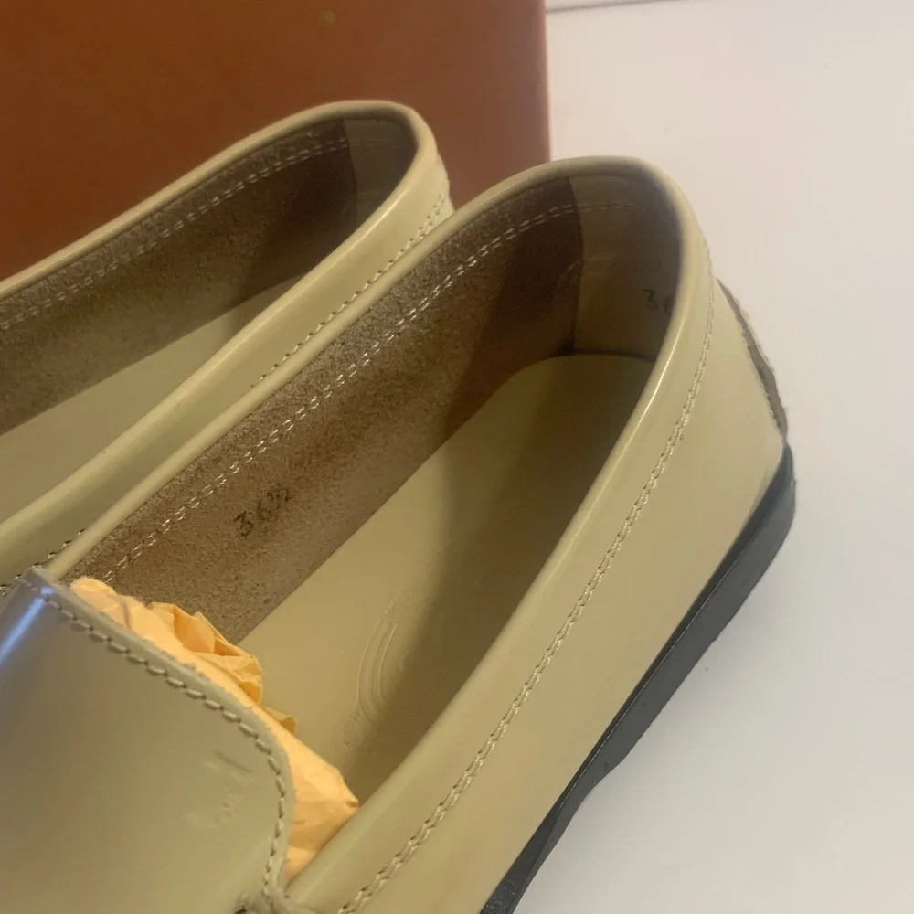 Tod's Cream Patent Leather Slip-On Shoes - Picture 3 of 9